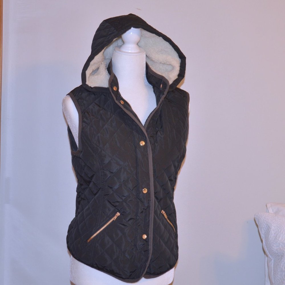 Ci Sono Los Angeles Outerwear Quilted Hooded Vest